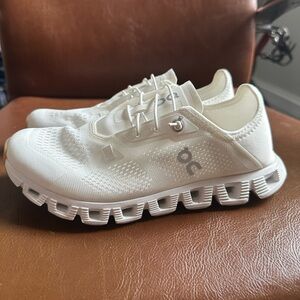 Women’s On Running Shoes -Size 7